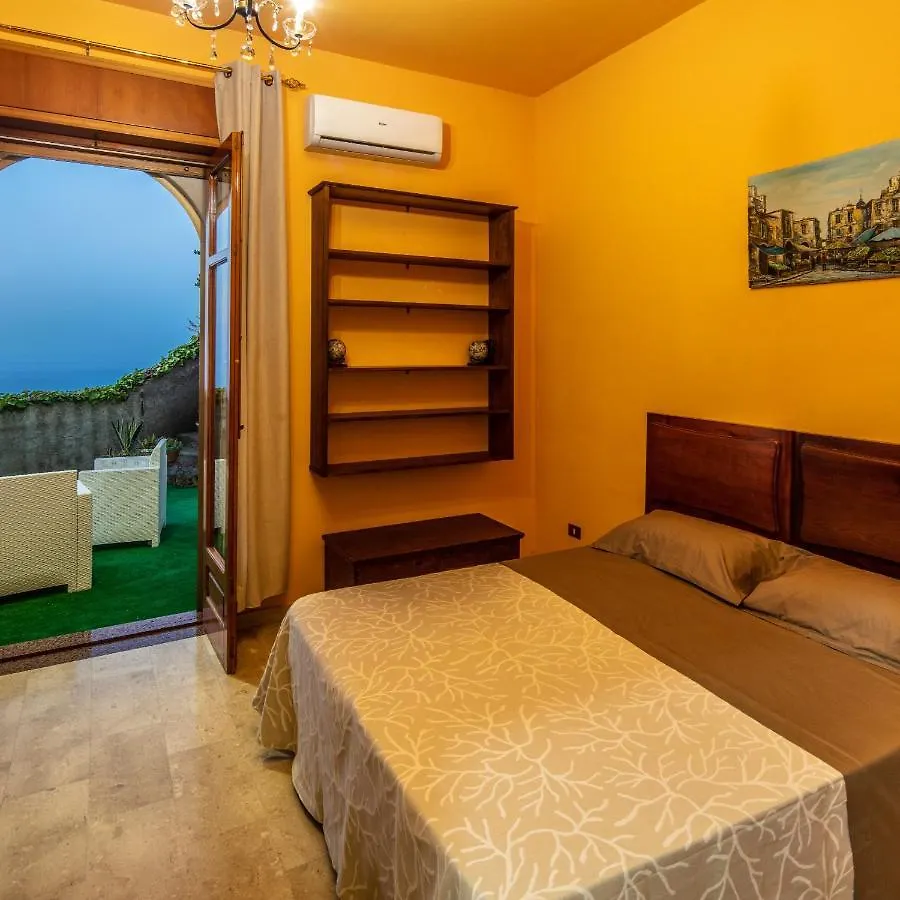 Holiday home Lo Specchio Di Eolo-Zais Saracen Villa Piraino